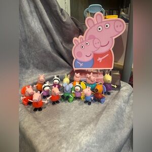 Peppa Pig Colorful Character Playset with Case